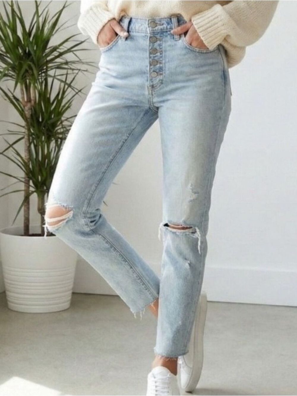 Aritzia Denim Forum The yoko high rise slim ripped jeans SZ 28
